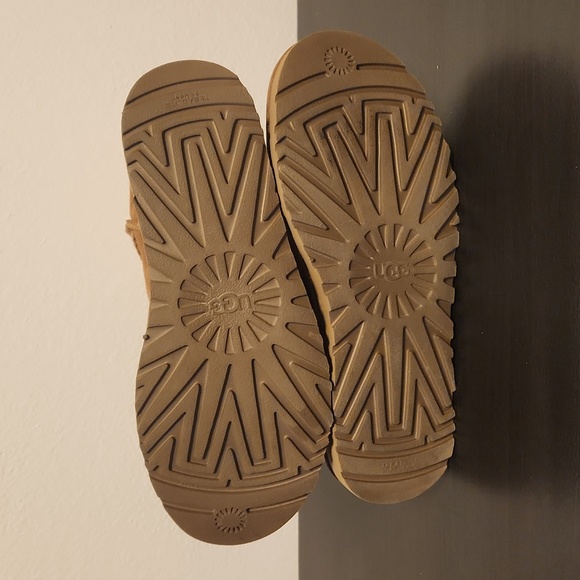 UGG boots - Picture 5 of 6